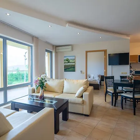 Byala Panorama אתר נופש ביאלה